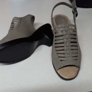 Easy street comfort  wave shoe